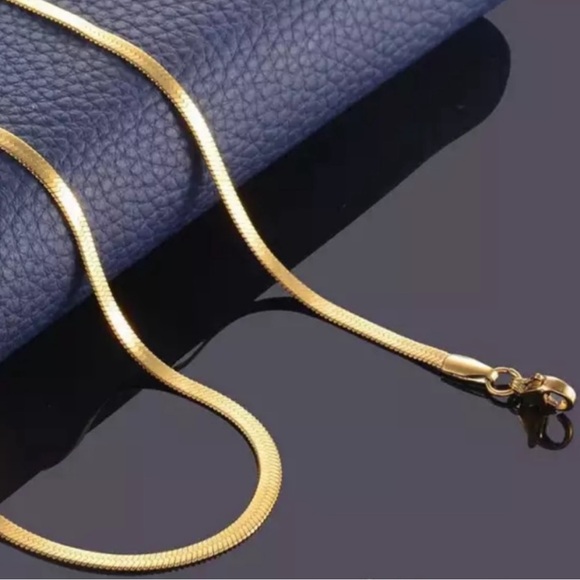 NEW HERRINGBONE GOLD FLAT CHAIN NECKLACE, NICE NECKLACE, CUTE NECKLACE - Picture 3 of 3